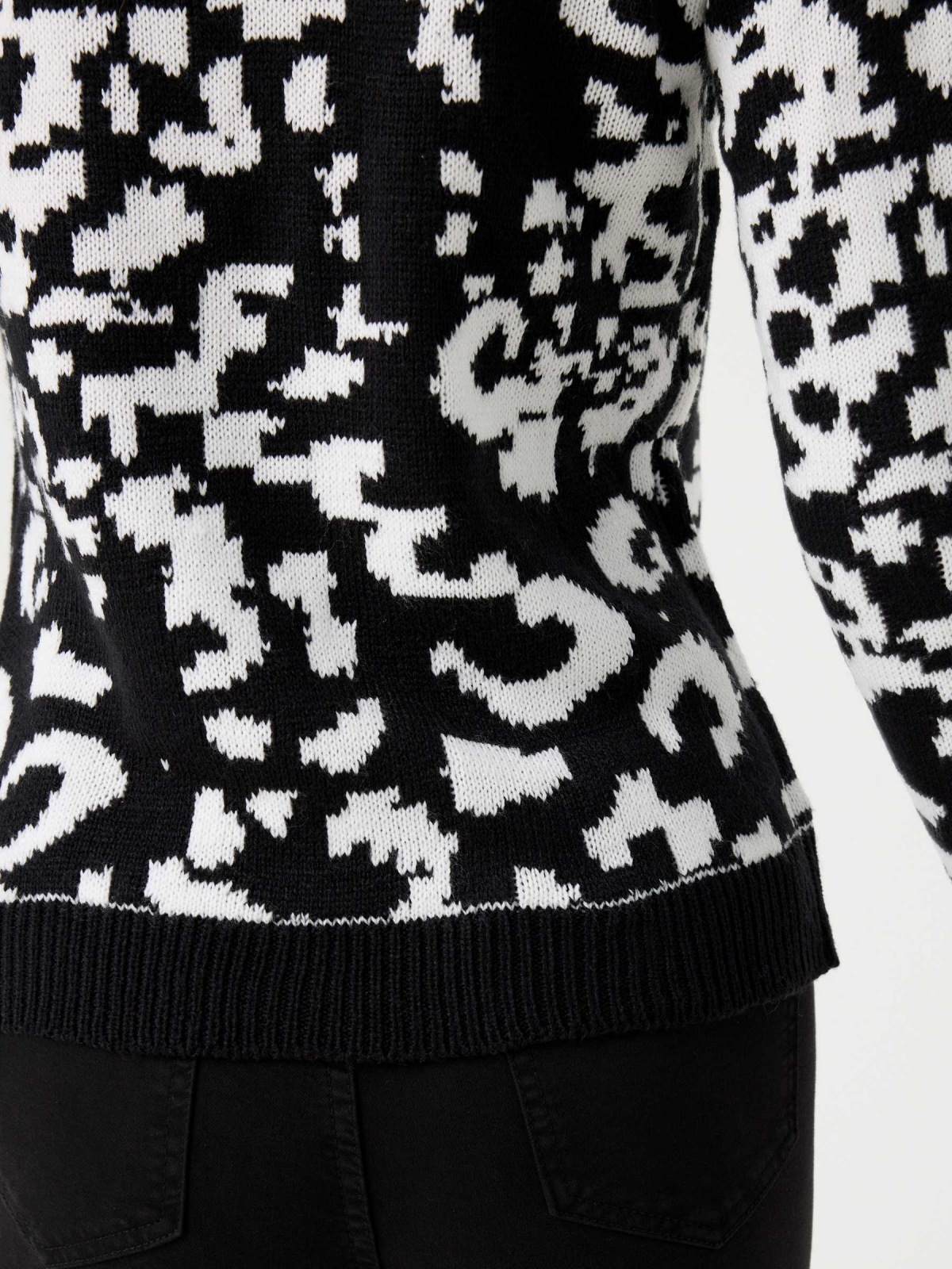 Black and white abstract sweater black detail view