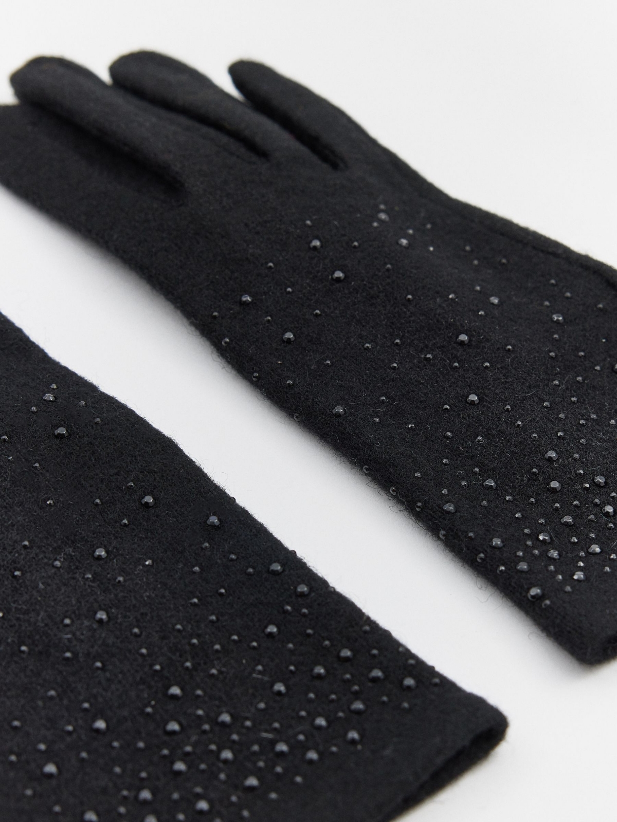 Guantes táctiles strass negro primer plano con modelo