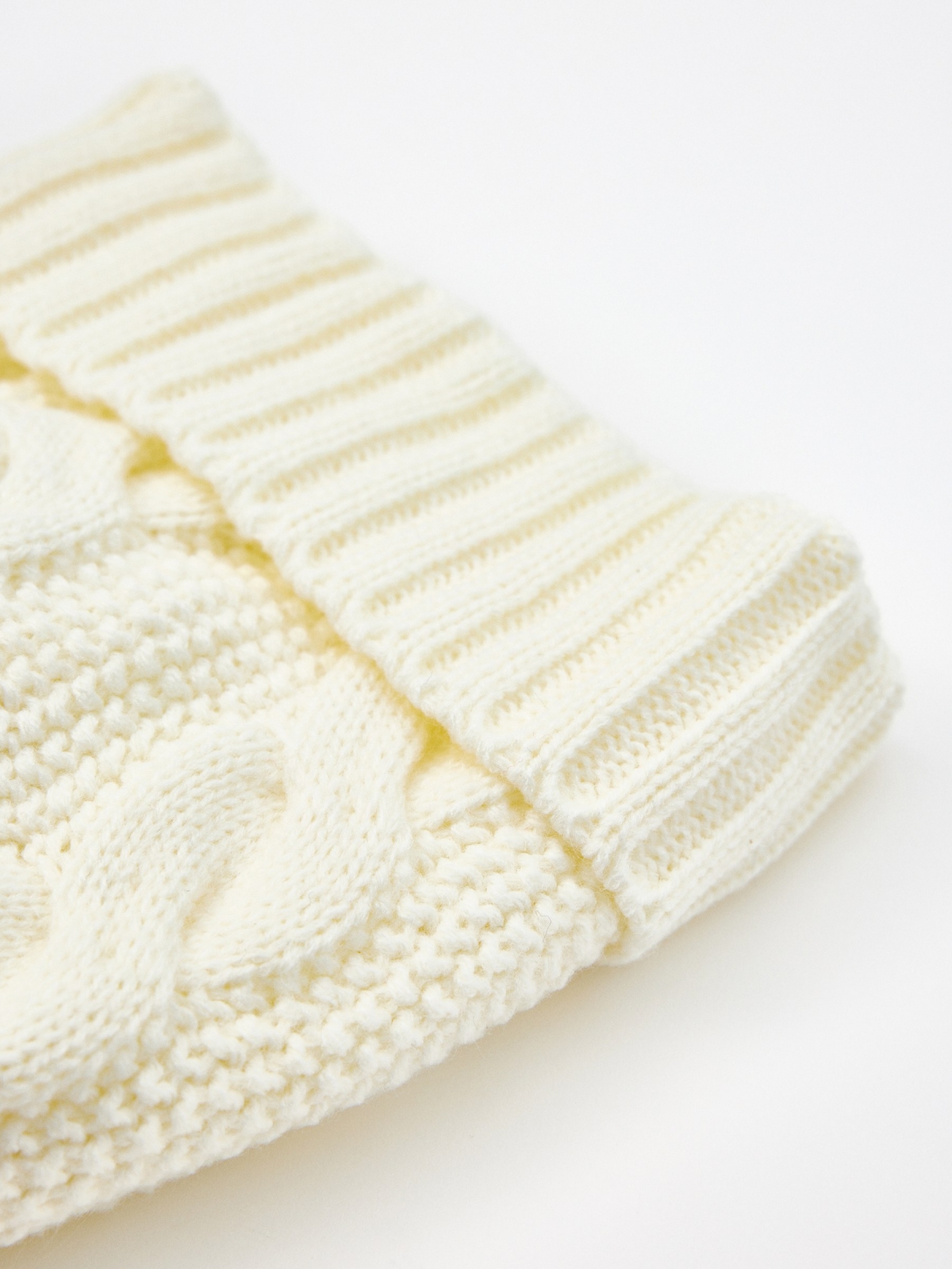 White rice knitted hat beige detail view