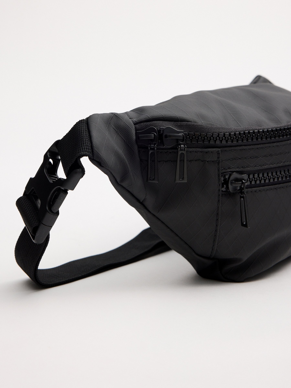 Double zipper fanny pack black detail view