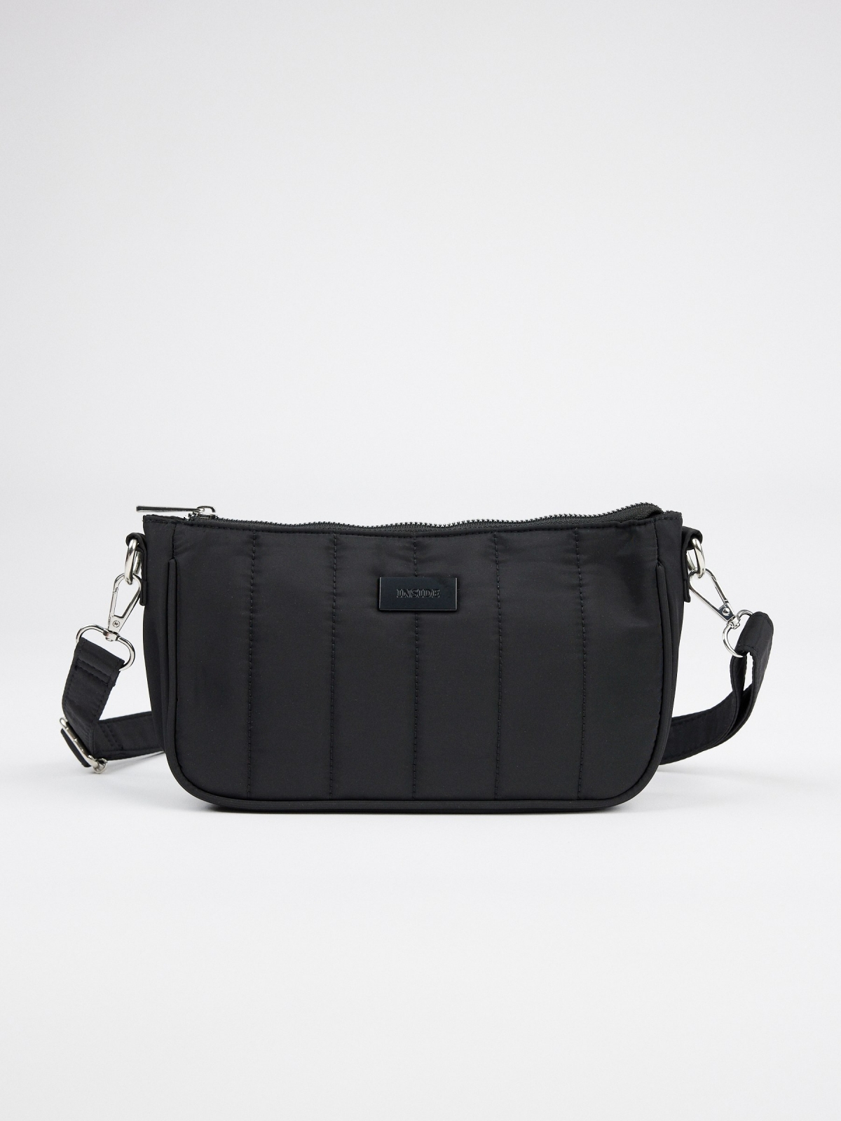 Bolsa de ombro em nylon acolchoado preto vista lateral 45º