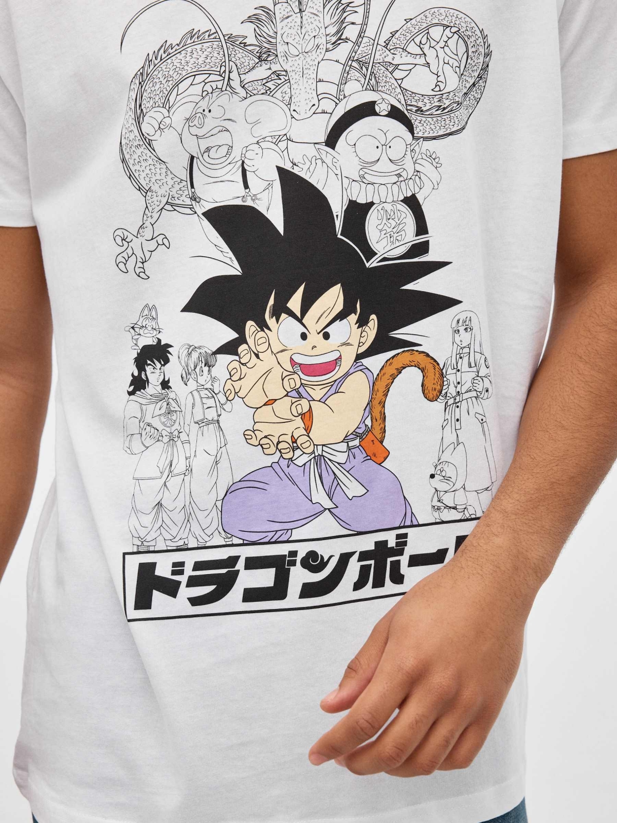 Camiseta Dragon Ball blanco vista detalle