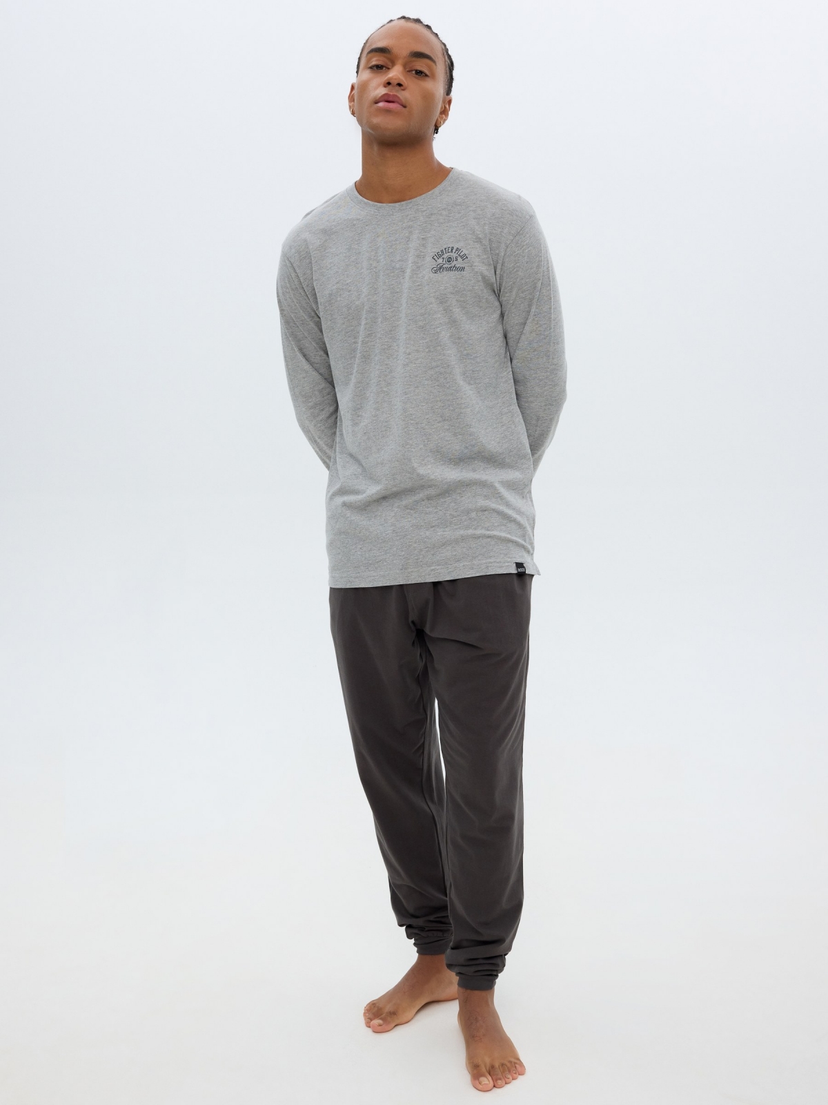 Pijama gris pantalón jogger