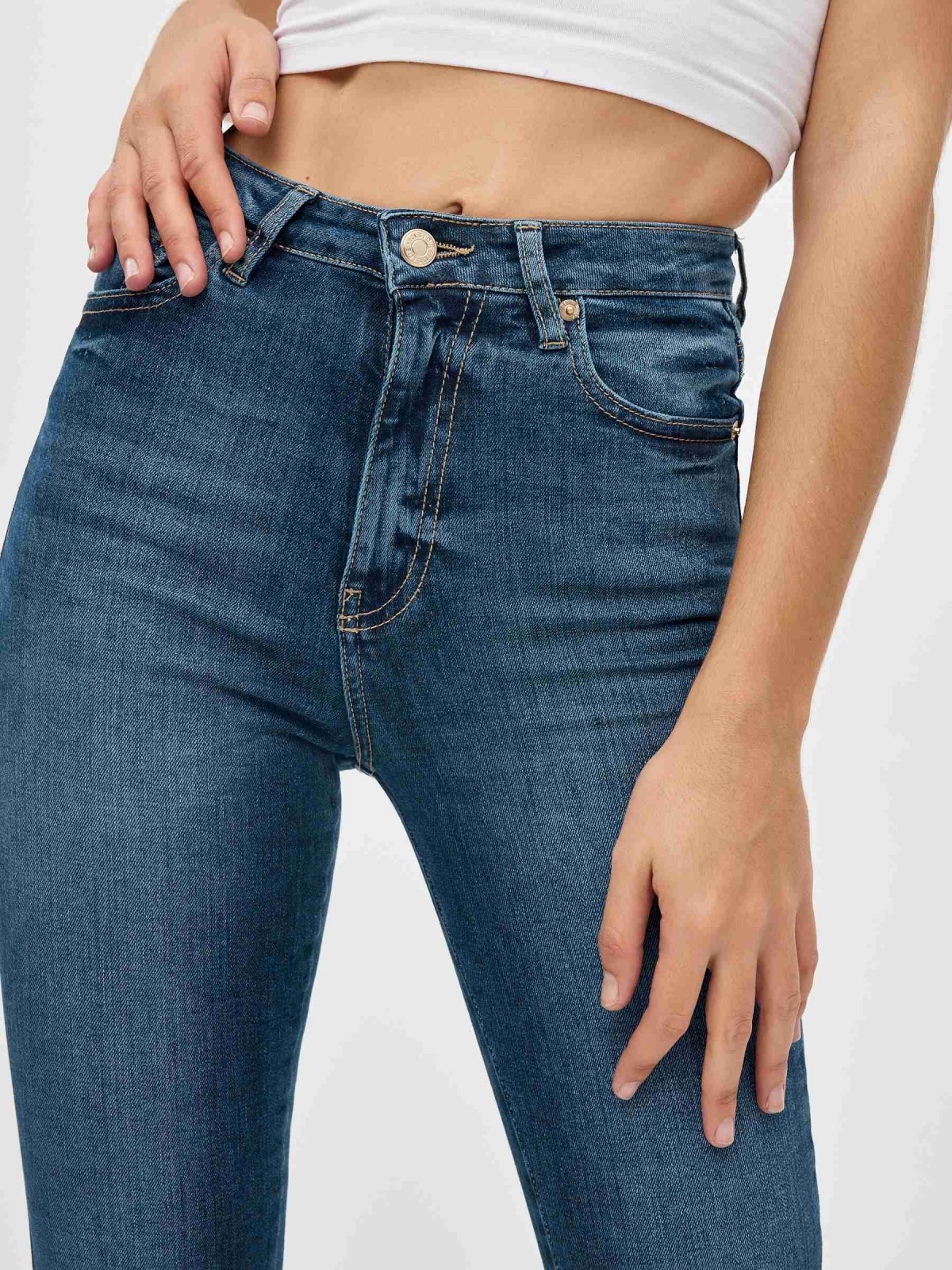 Jeans skinny tiro alto azul vista detalle