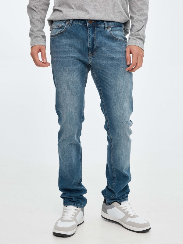 Jeans regular azul vista media frontal