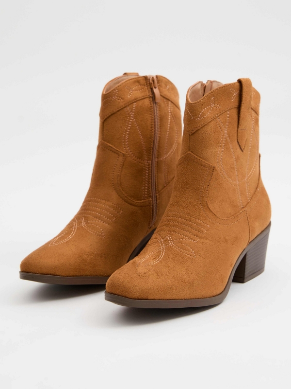 Dark camel cowboy boots brown 45º front view