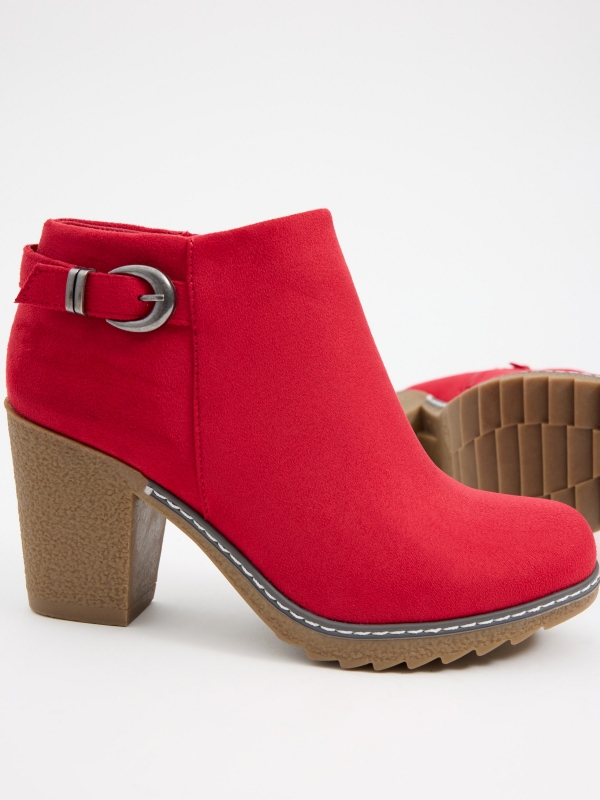 Buckle heel bootie red zenithal view