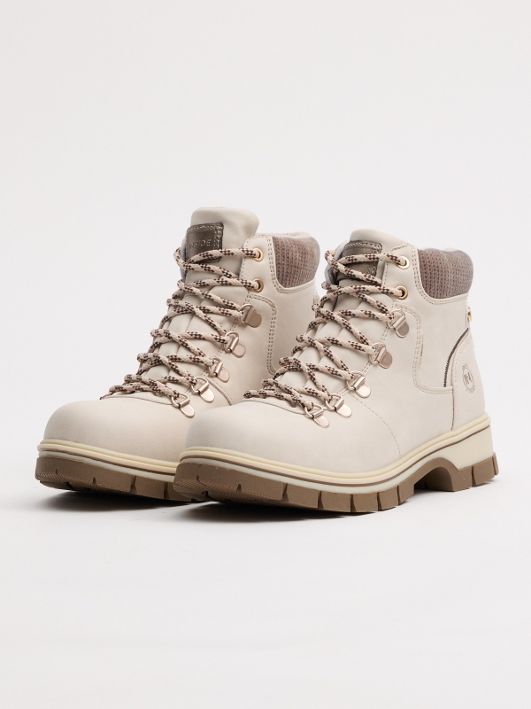 Bota estilo montaña beige beige vista frontal 45º