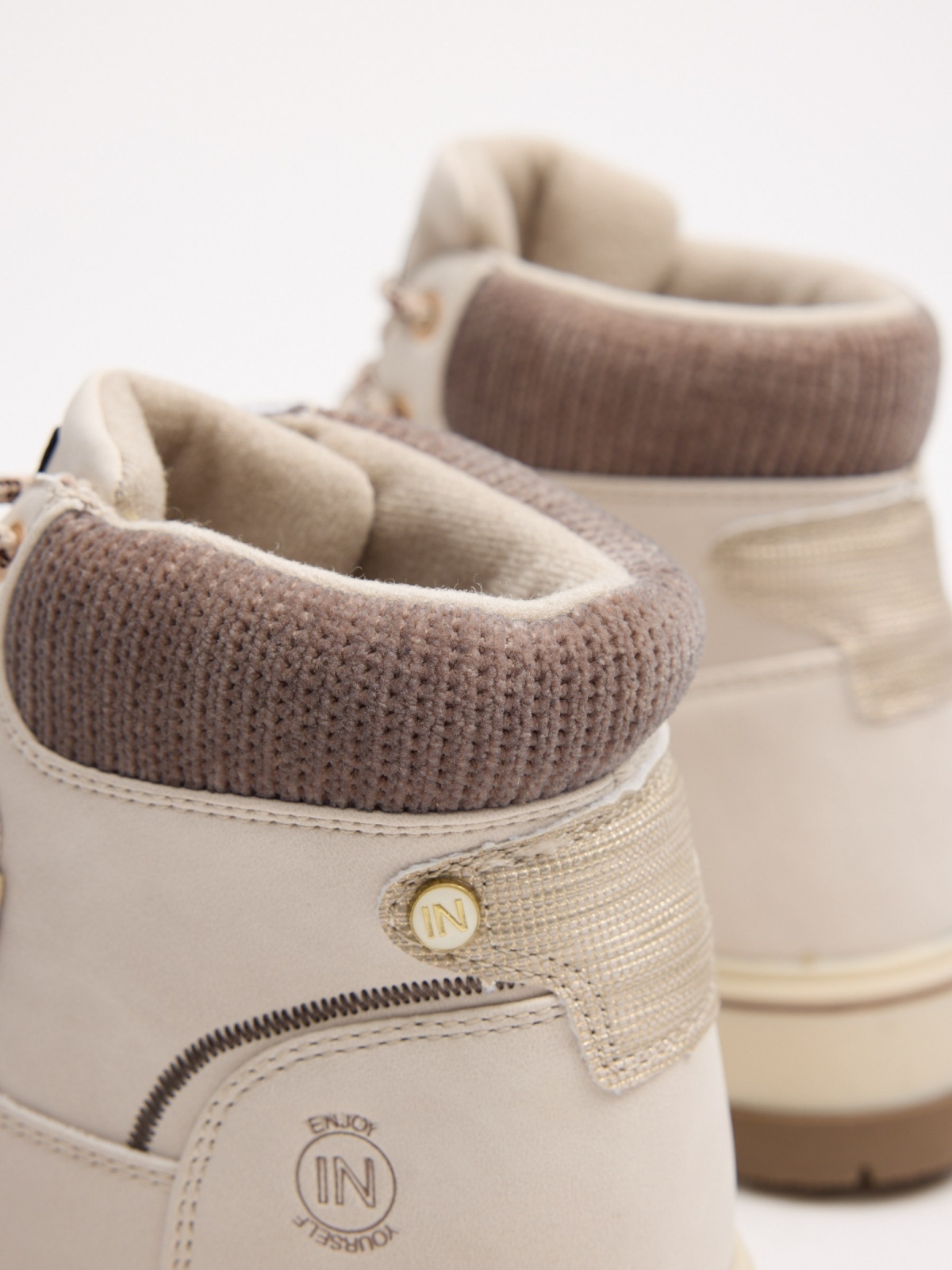 Beige mountain style boot beige