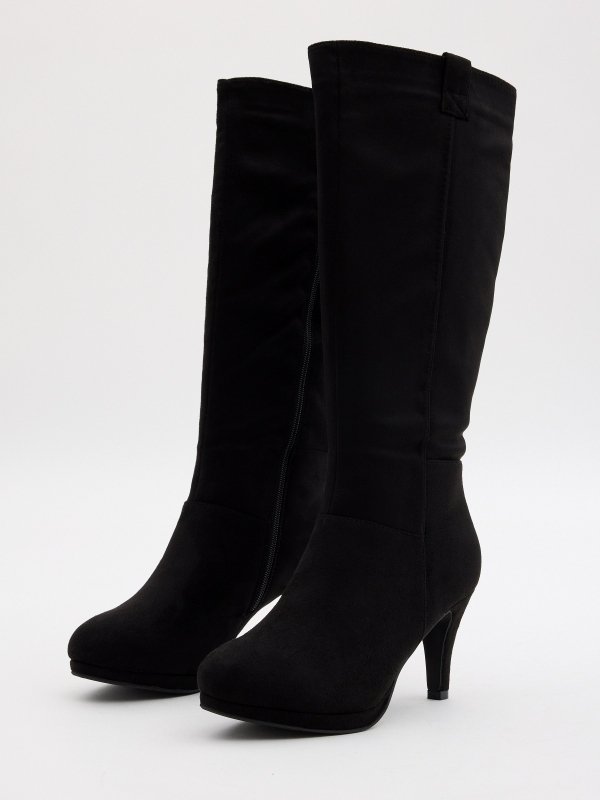 Suede heel boot black 45º front view