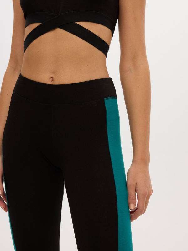 Leggings with print black detail view