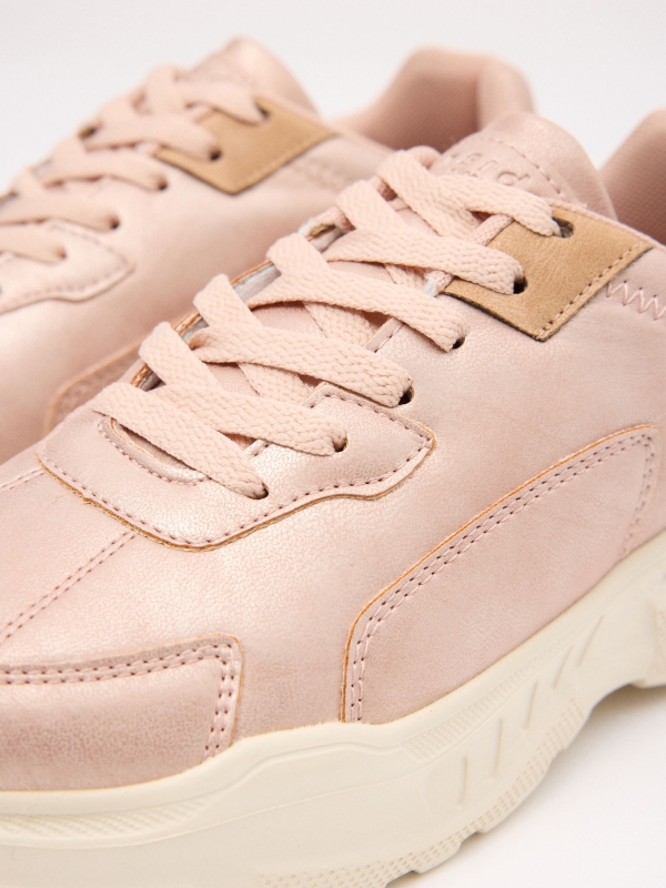 Casual fashion platform sneaker pink detail view