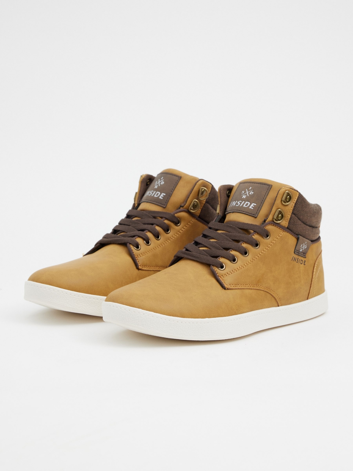 Botin combinado camel vista frontal 45º