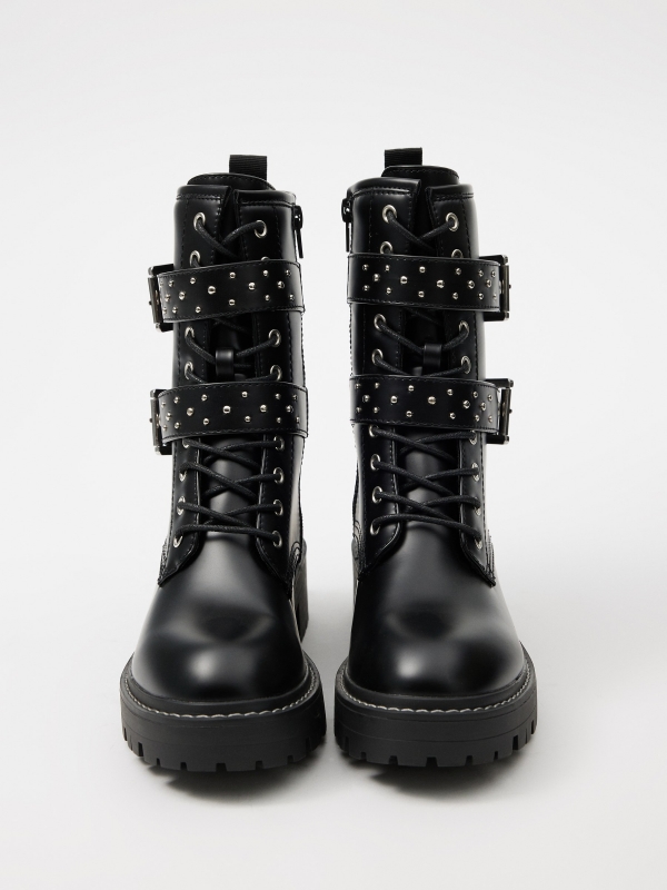 Botins com fivelas e tachas preto vista superior