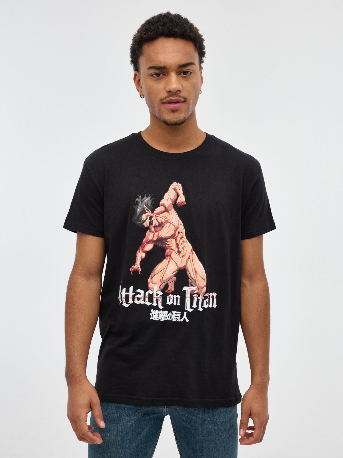 Camiseta Attack on Titan negro vista media frontal