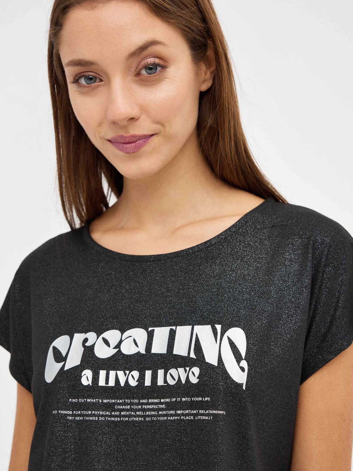 Camiseta Creating negro vista detalle