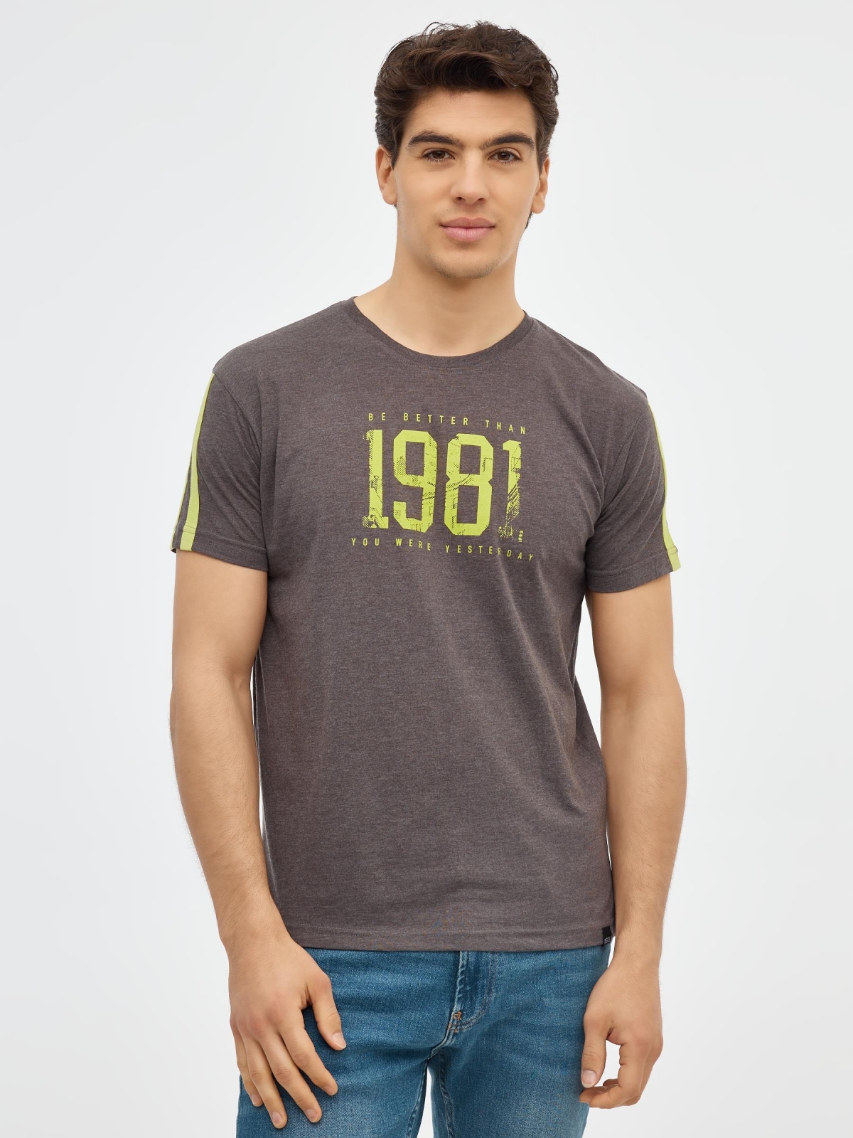 T-shirt 1981 cinza escuro vista meia frontal