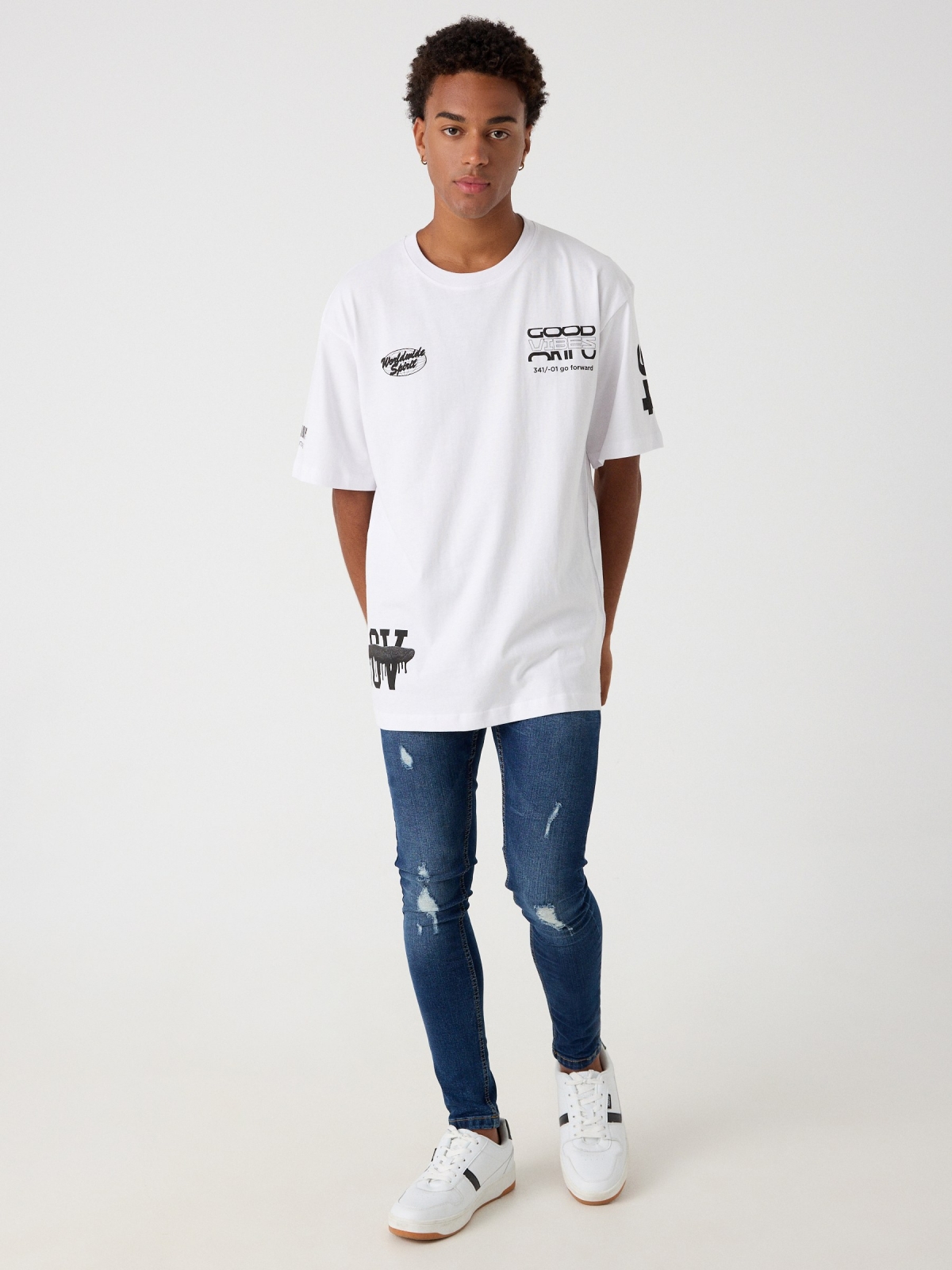 T-shirt branca estampada branco vista geral frontal