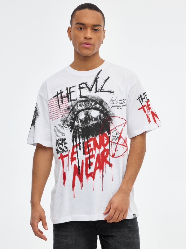 T-shirt oversized com impressão de graffiti