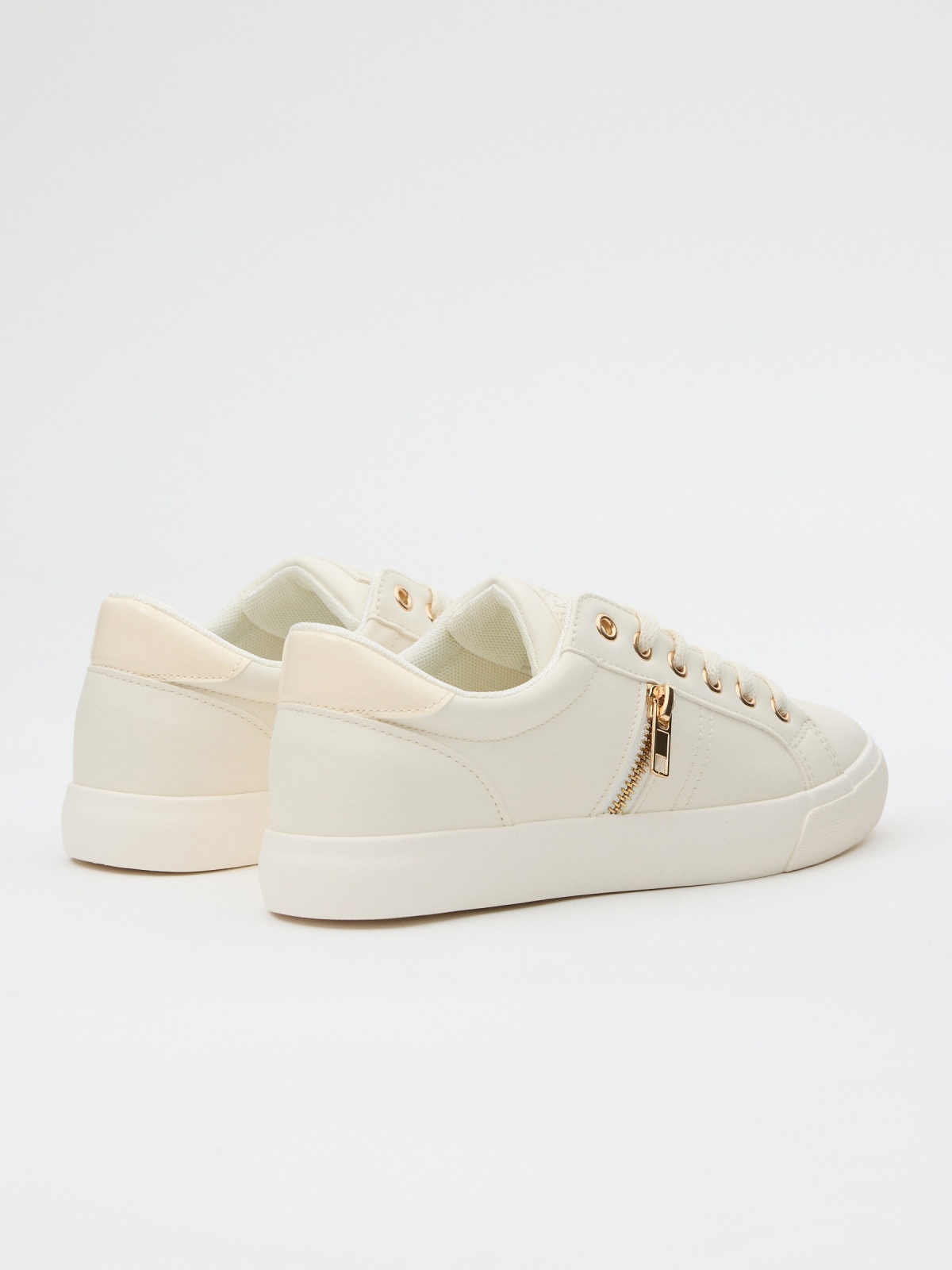 Basic casual sneaker white 45º back view