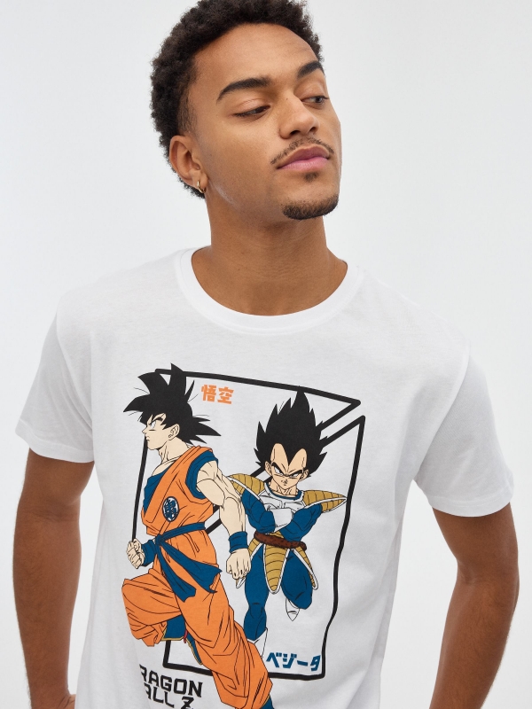 Camiseta Dragon Ball blanco vista detalle