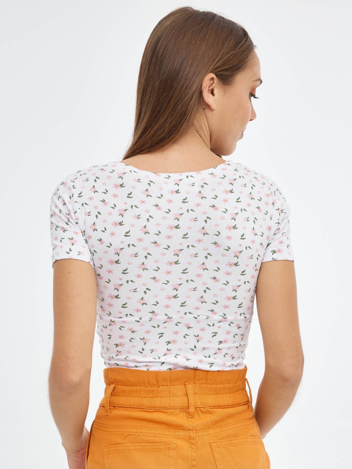 Crossover crop top branco vista meia traseira