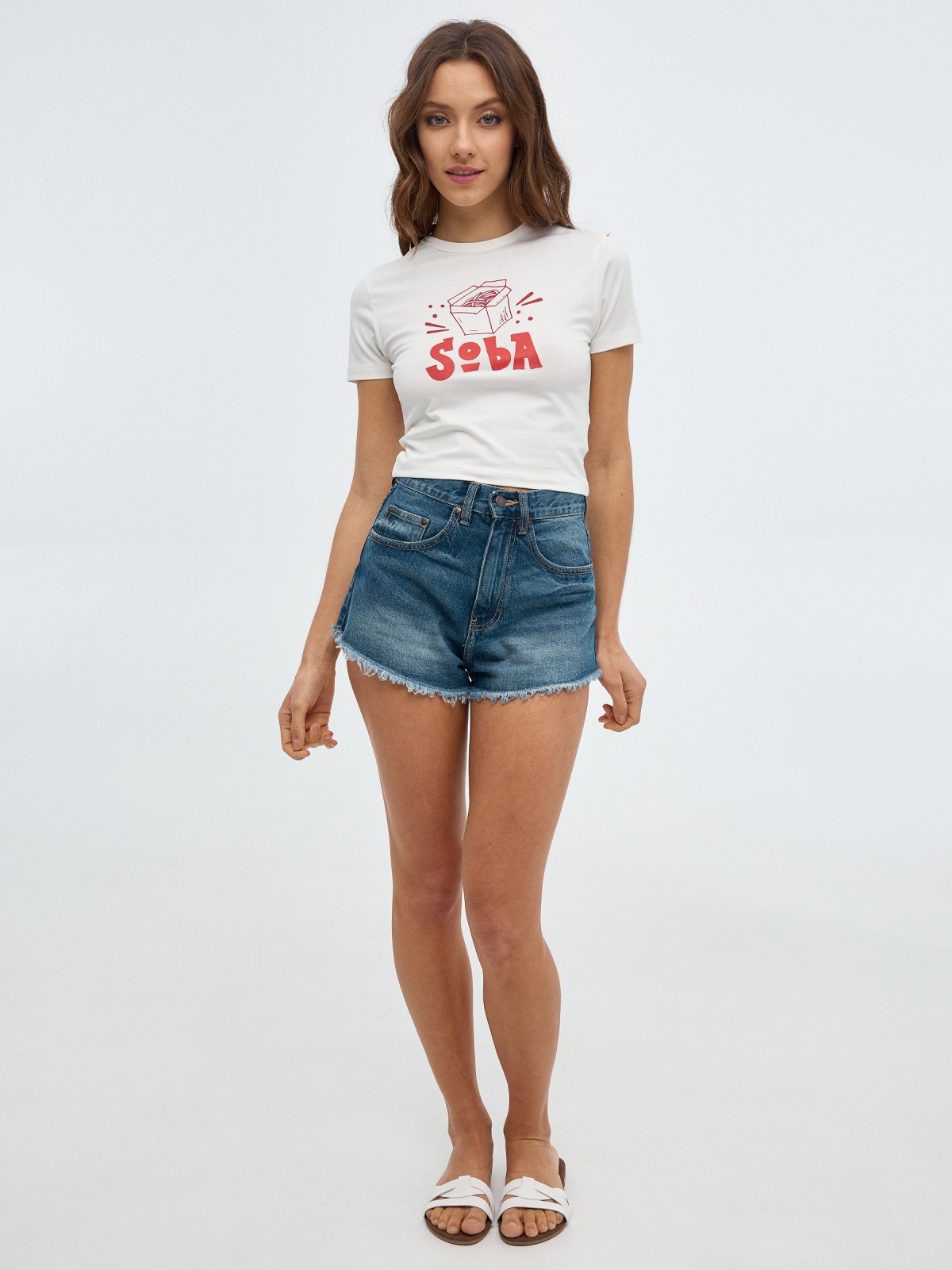 Camiseta crop Soba blanco roto vista general frontal