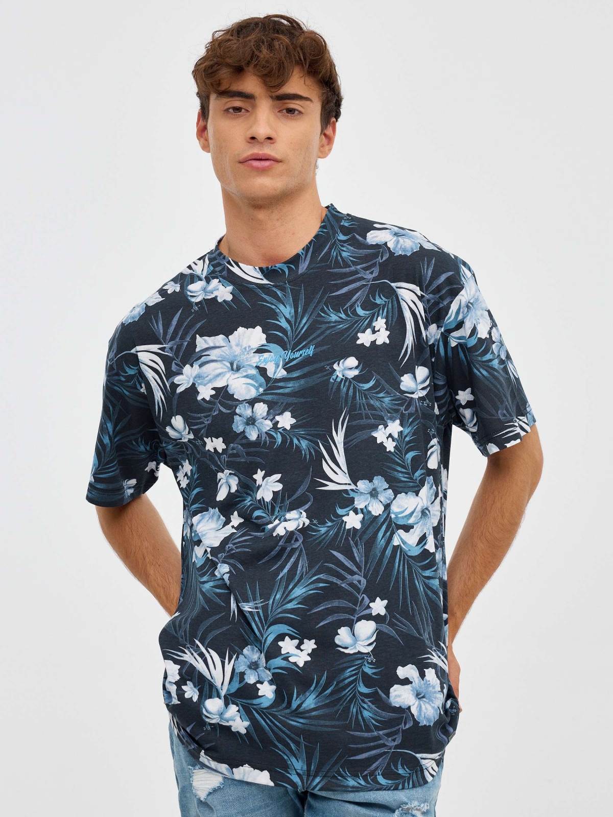 Camiseta oversized tropical