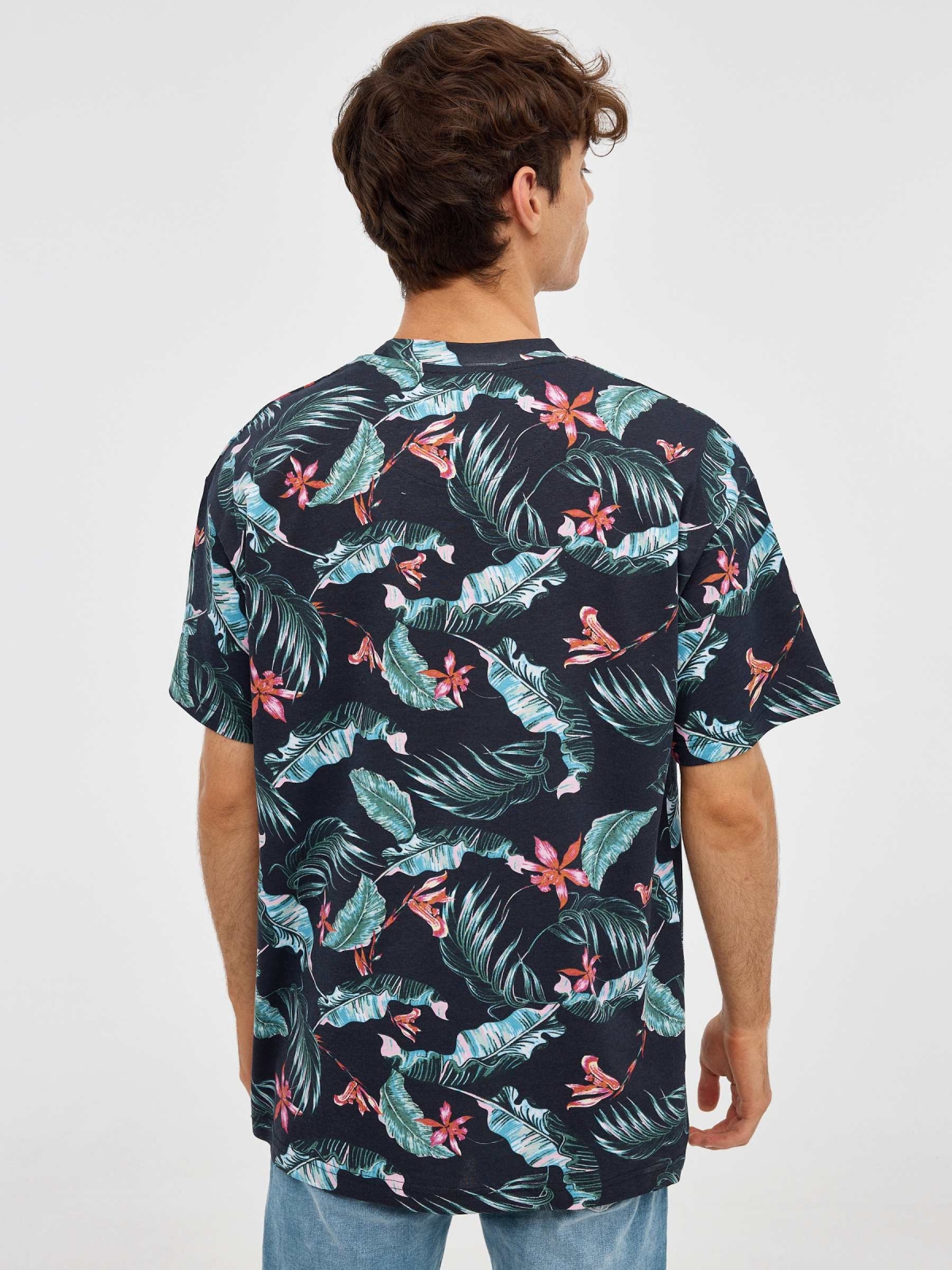 Camiseta oversized tropical