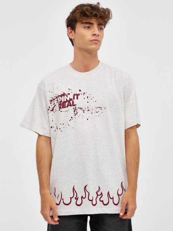 T-shirt oversized fire cinza vista meia frontal