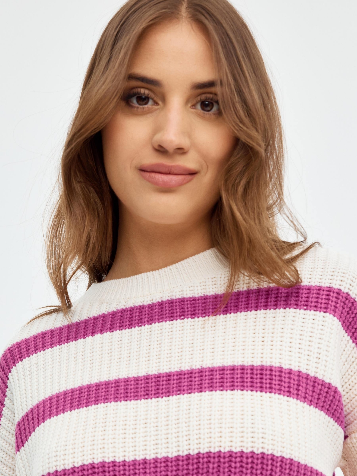 Round neck sweater with stripes fuchsia detail view