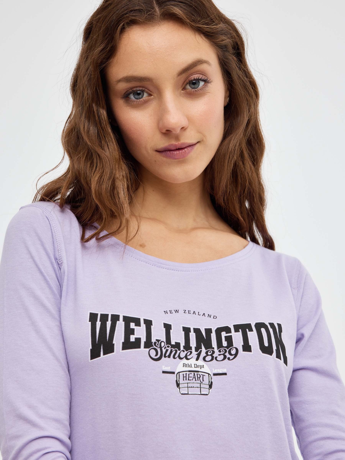 Camiseta print Wellington malva vista detalle