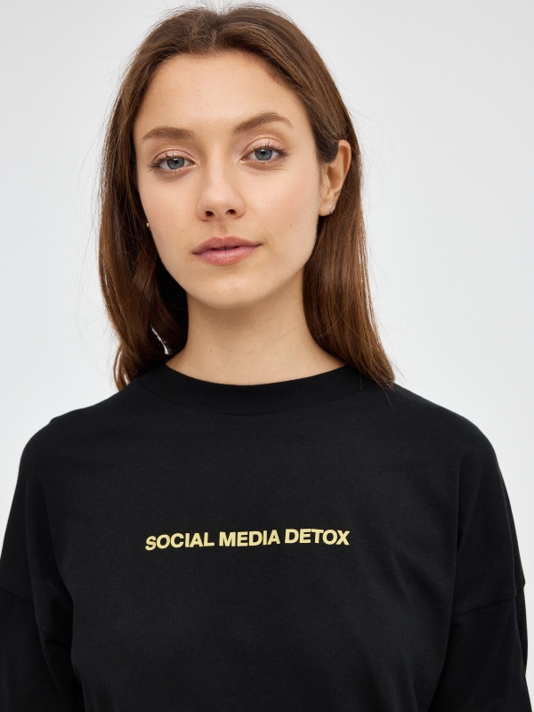 Camiseta Social Media Decox negro vista detalle