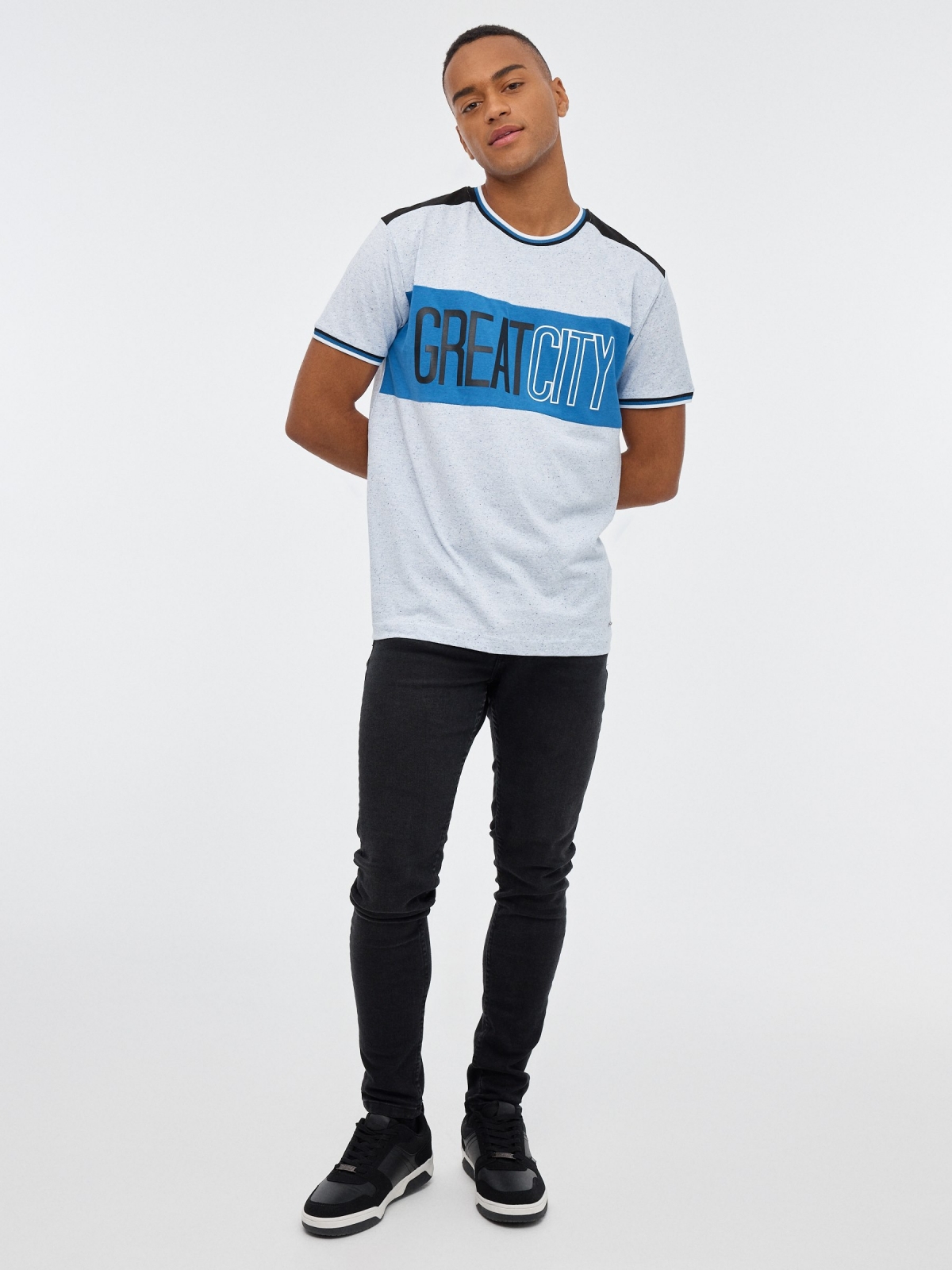 Camiseta Greatcity blanco vista general frontal