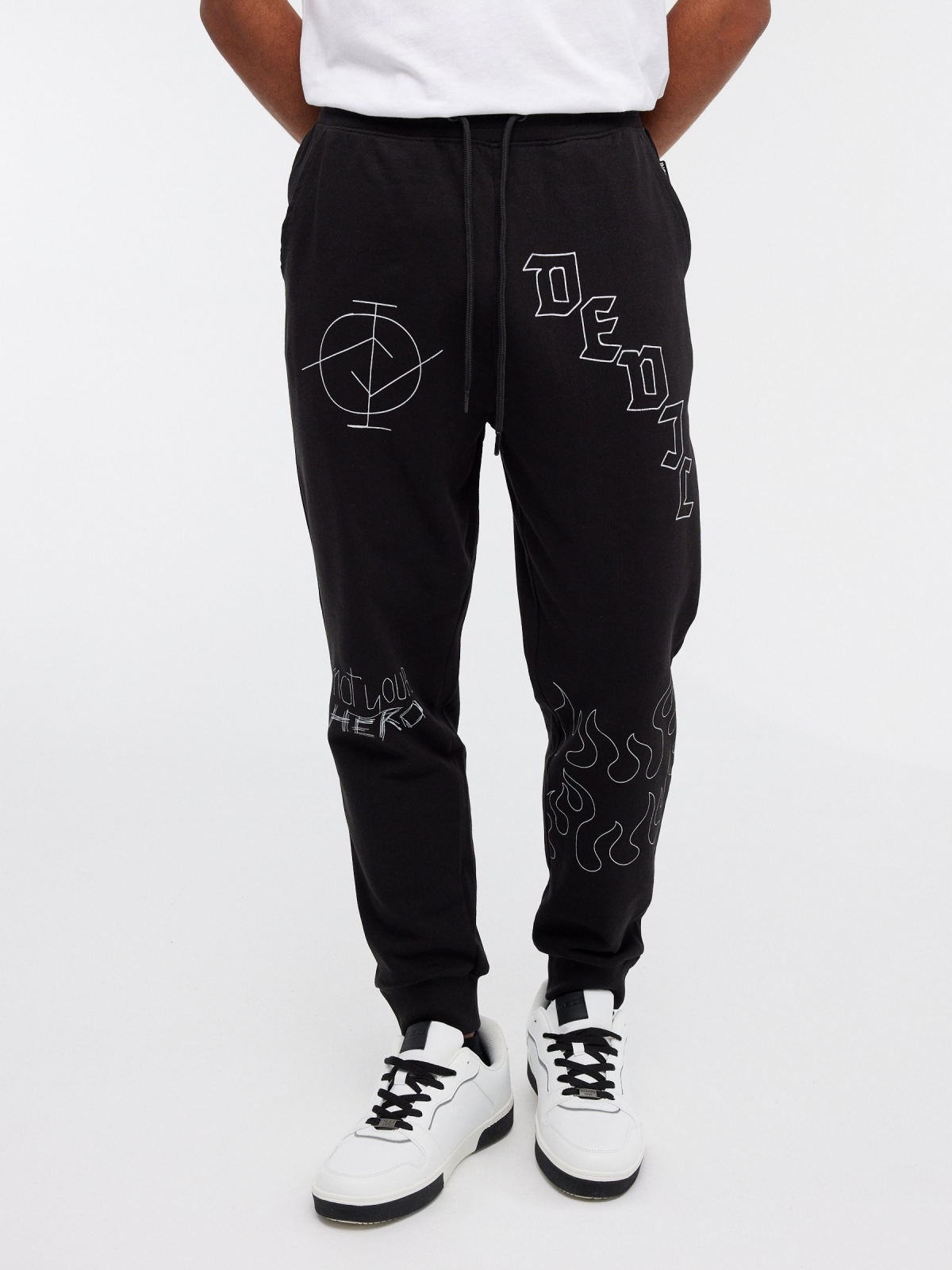 Pantalón jogger DEDJE negro vista media frontal