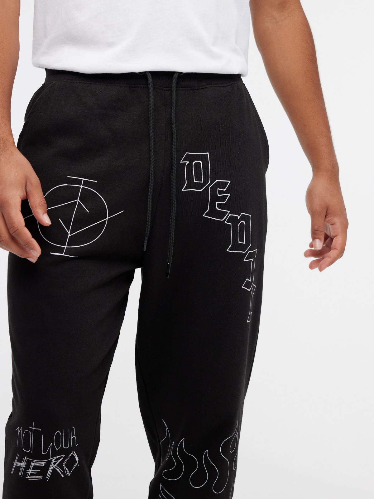 Calças jogger DEDJE preto vista detalhe