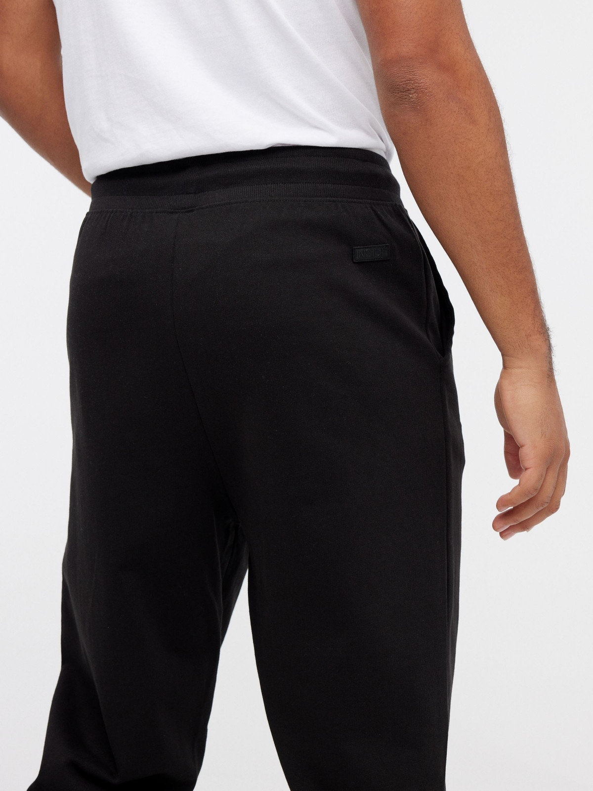 Calças jogger DEDJE preto vista detalhe