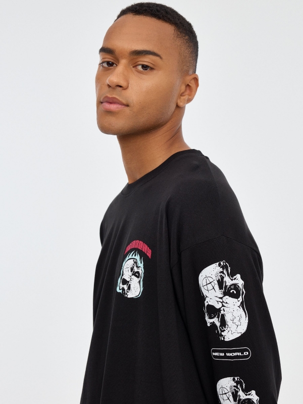 T-shirt com print Anarchy preto vista detalhe