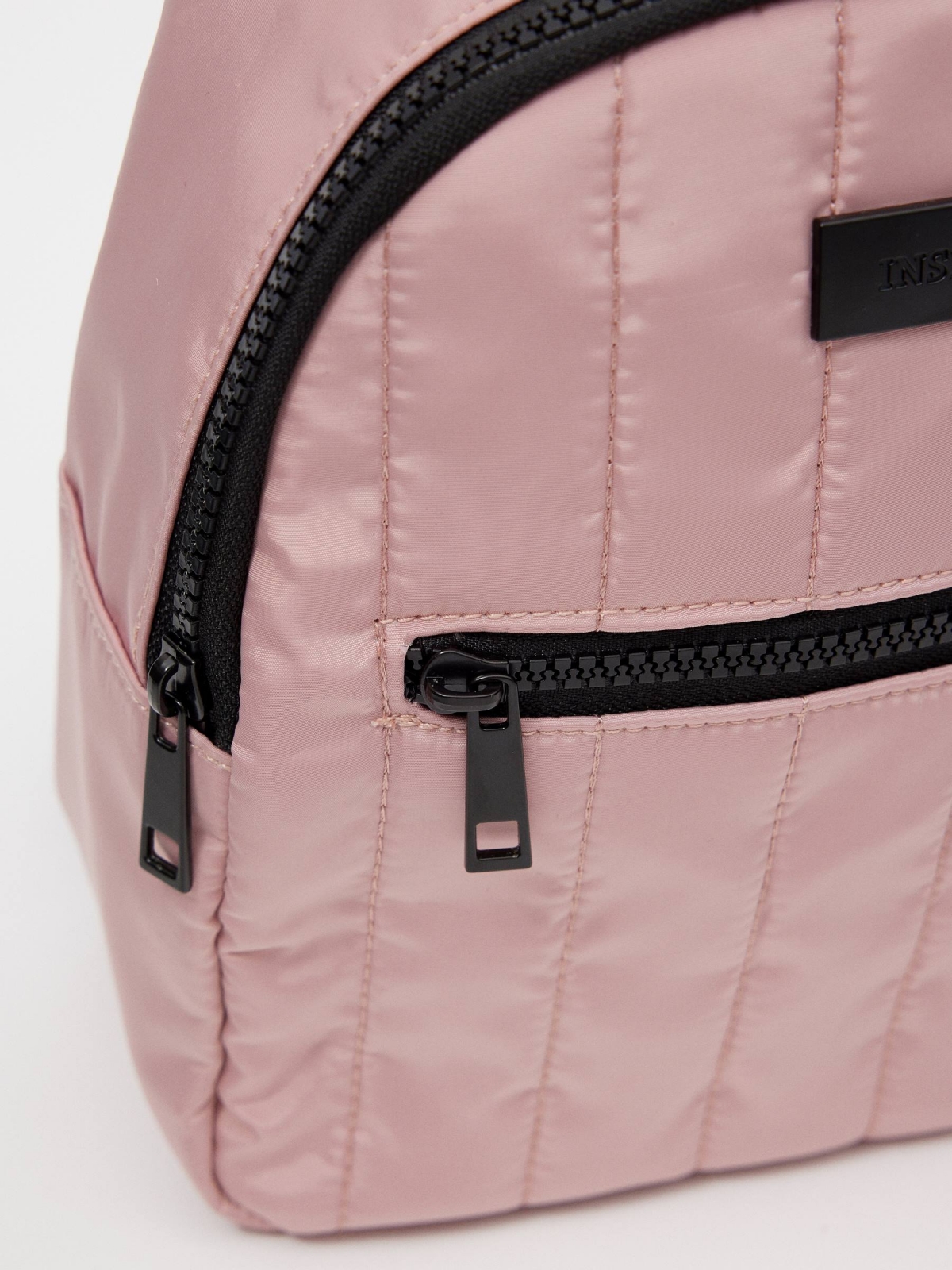 Mochila casual de nylon cor-de-rosa rosa vista detalhe