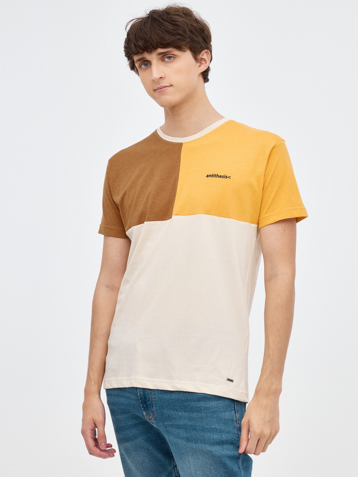 Camiseta color block tricolor