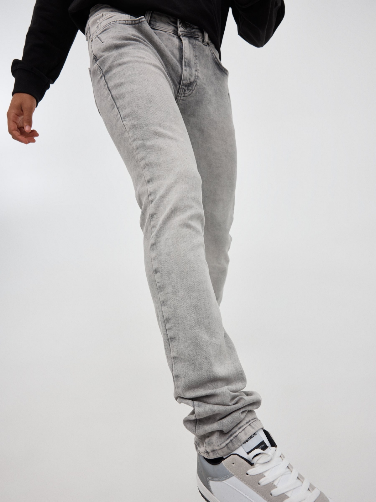 Jeans slim gris claro gris vista detalle