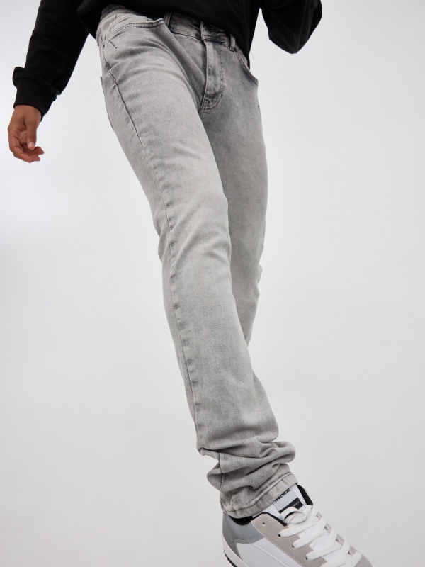 Light gray slim jeans grey detail view