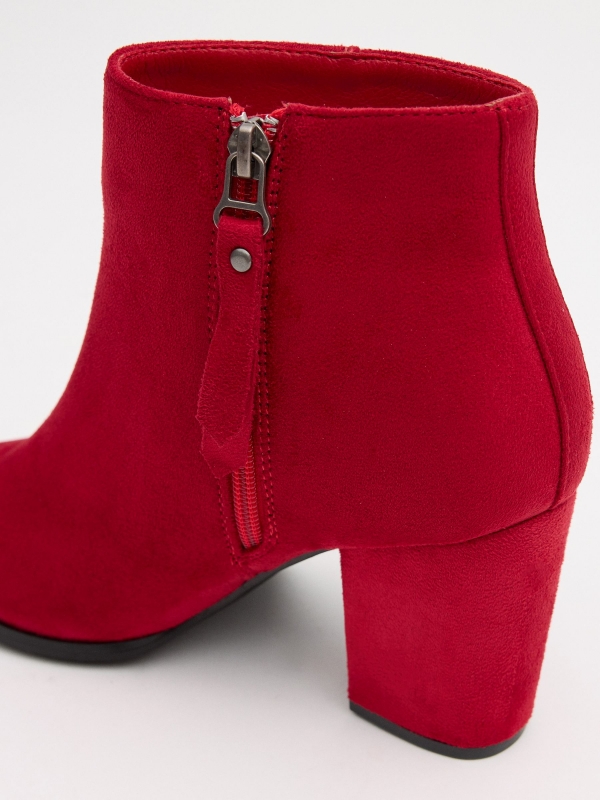 Basic ankle boots with wide heel red detail view