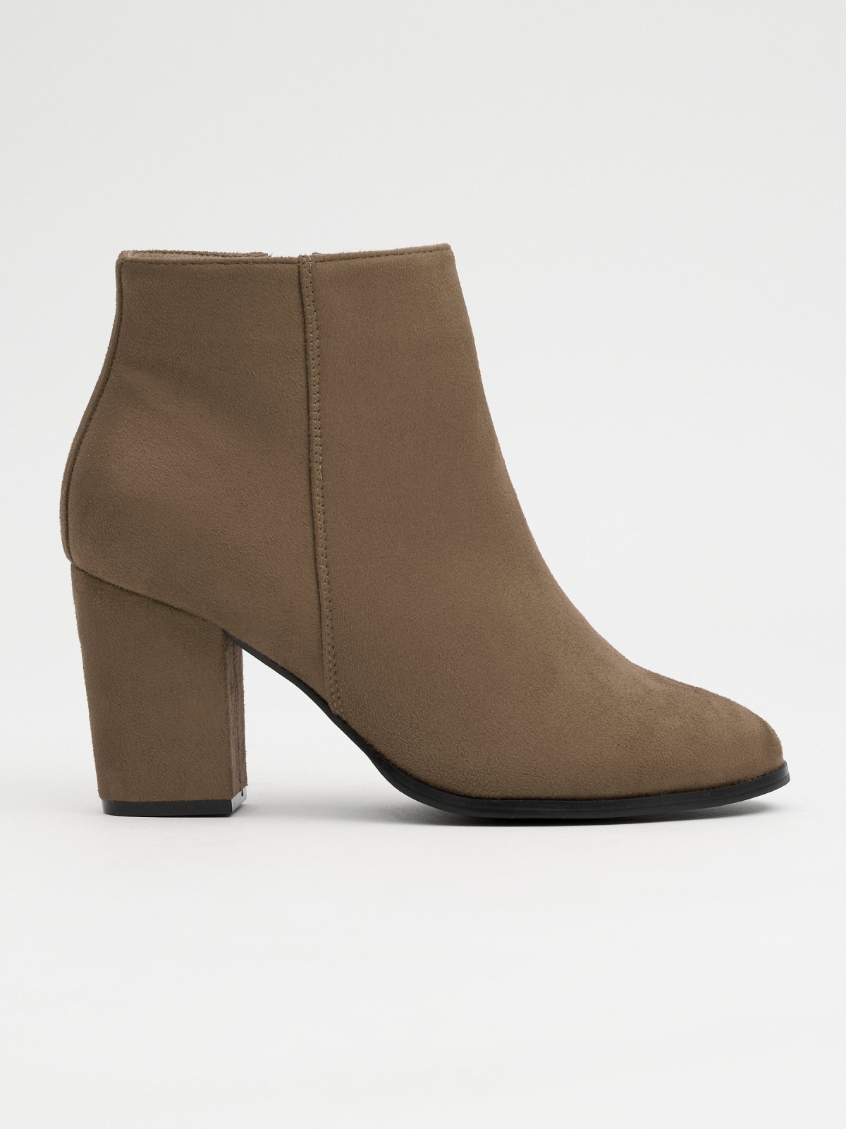 Brown ankle boot with heel