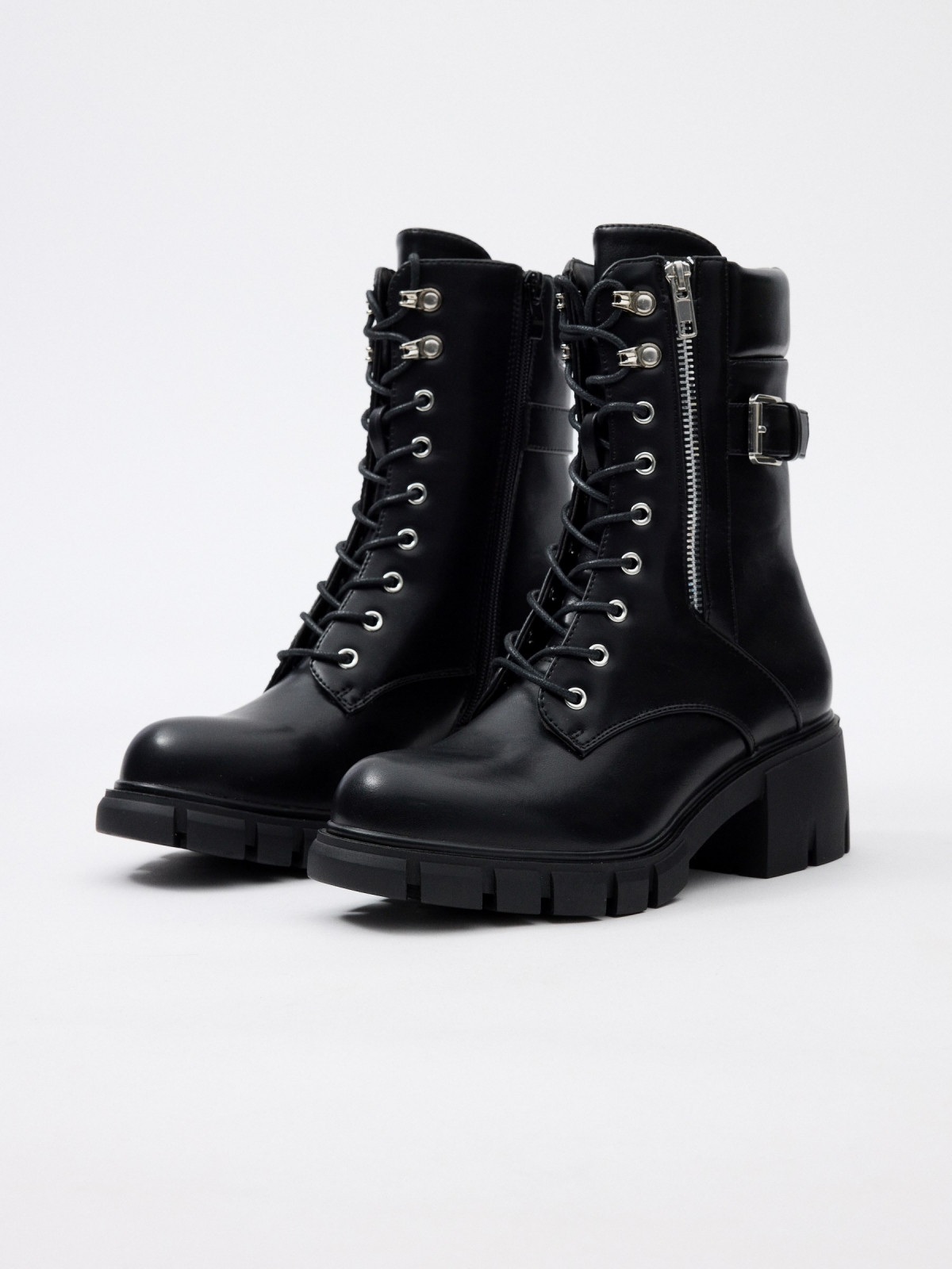 Botas militares com fecho preto vista frontal 45º