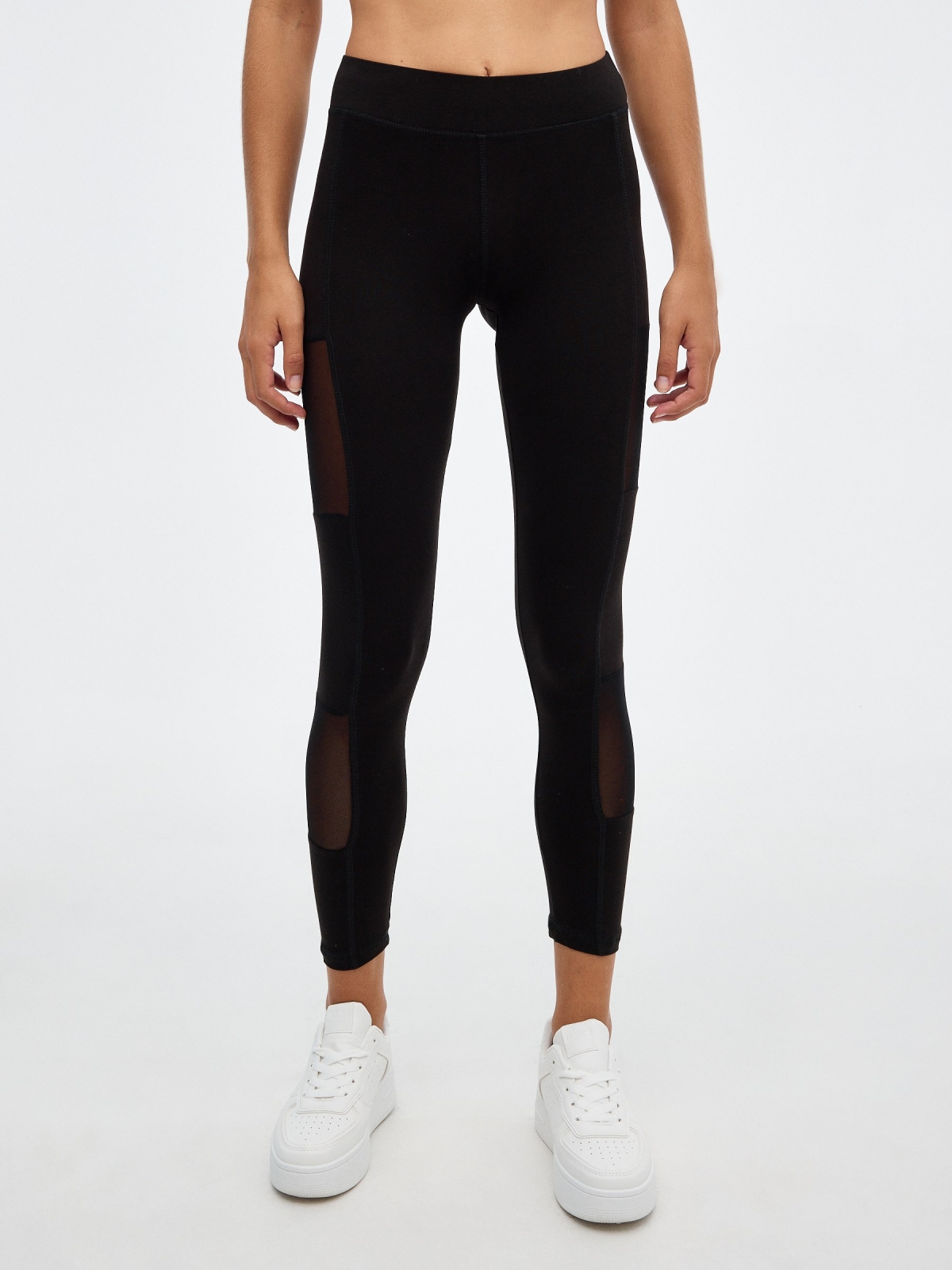 Legging con detalle de redecilla negro vista media frontal