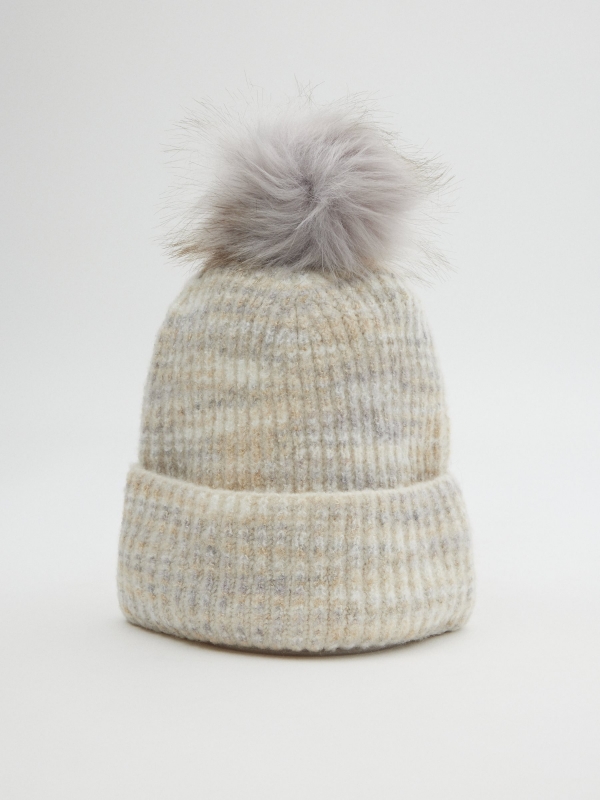 Knitted hat with pompom grey detail view