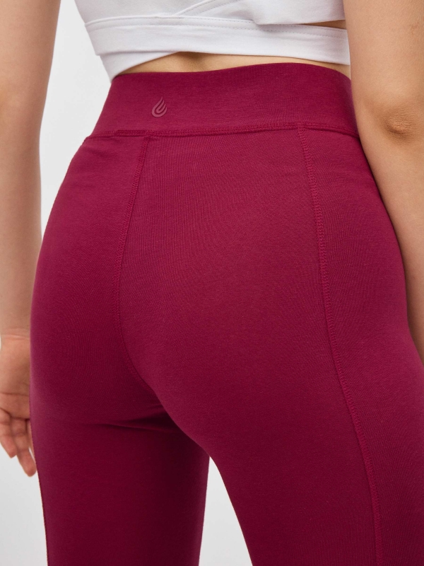 Leggings with pocket garnet detail view