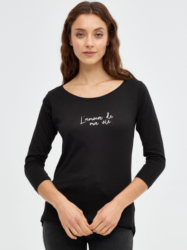 T-shirt slim L'amour preto vista meia frontal