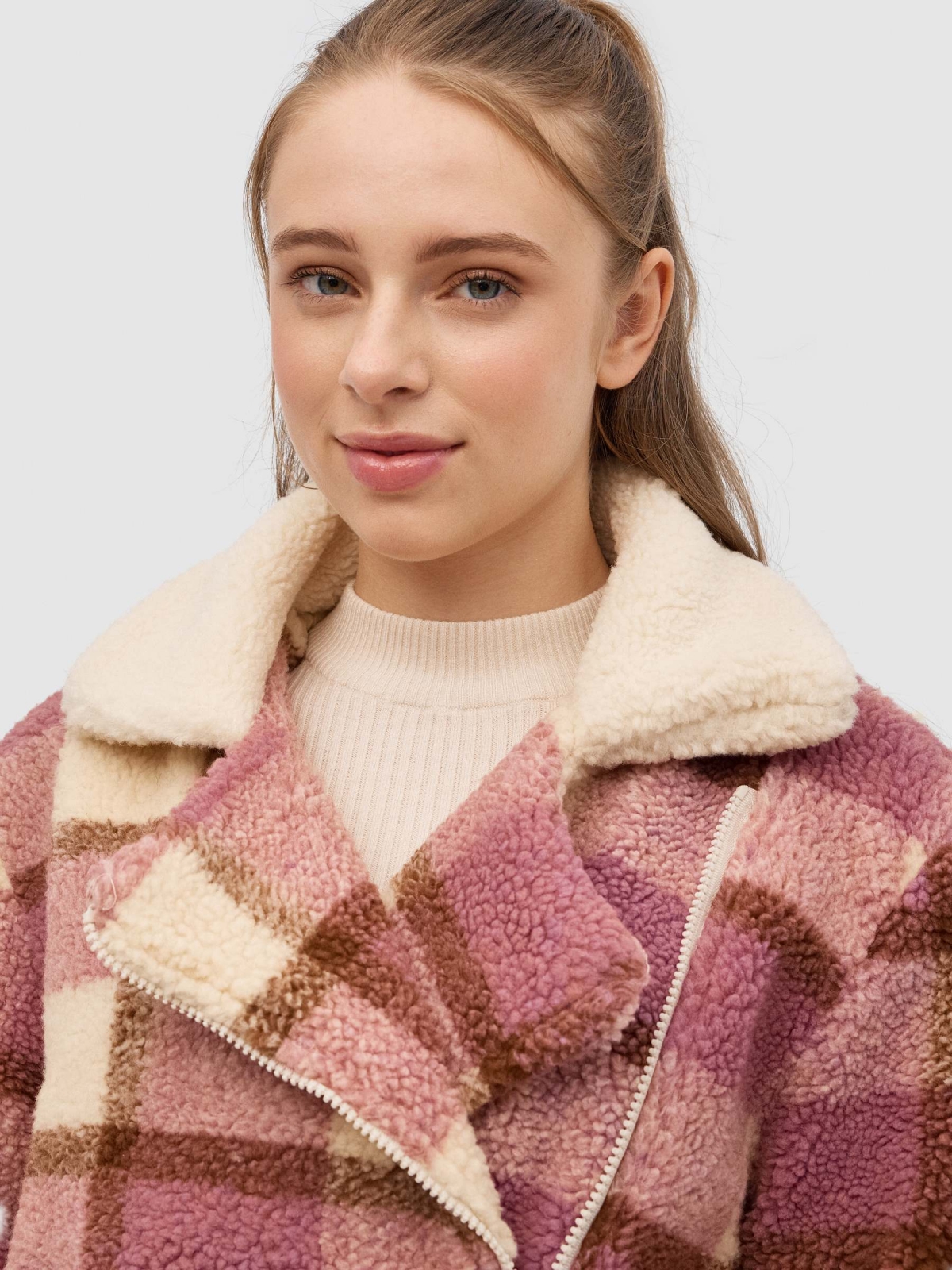 Checked print sheepskin jacket light pink detail view